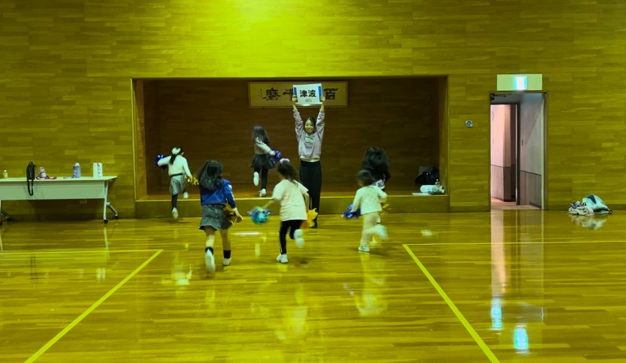 utsunomiyabrex's tweet image. 【#そなえてバスケ杯 開催中】 
ブレックスでは #2ndweek に #ディフェンスアクション をチアスクールにて11回実施しました！
2/27(火)からはヤフー防災模試を活用した「ファン防災アクション」も開始となります。
ぜひご参加ください。 
▼詳細
bleague.jp/b-hope/sonaete…
#BリーグHope #そなえてバスケ