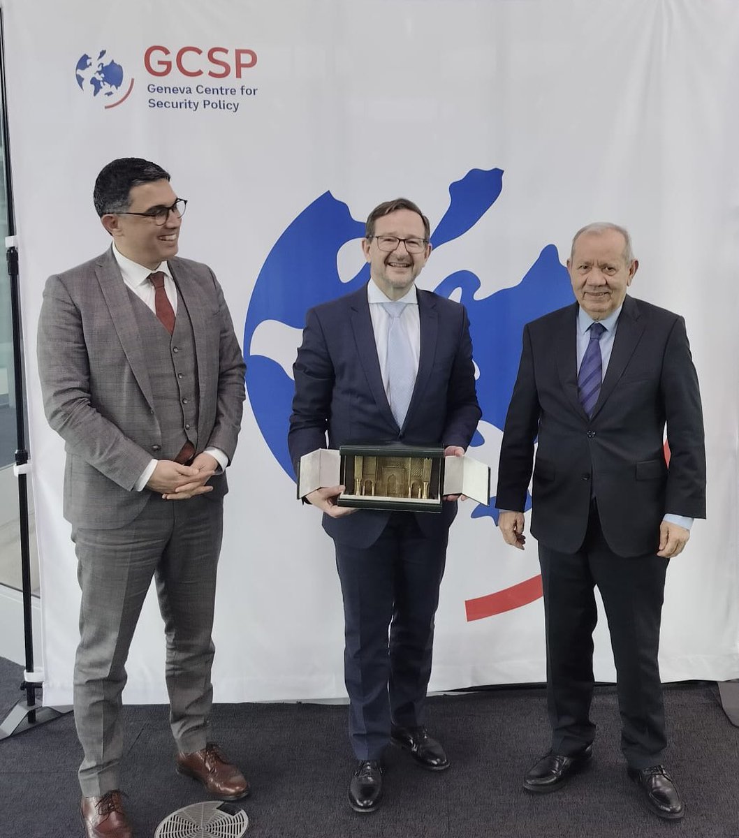 Au siège du @TheGCSP, échanges  fructueux entre M.l’Ambassadeur et l’Ambassadeur, Directeur exécutif du GCSP. La coopération dans les domaines de la formation, l’échange d’expertise et les perspectives de la coopération triangulaire @SiMo_Methqal étaient au centre des discussions