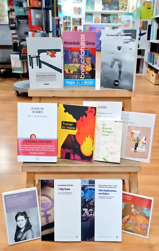 Seguimos llenando nuestras estanterías con libros de editoriales que, como nosotras, trabajan en el margen. #Leeytomapartido