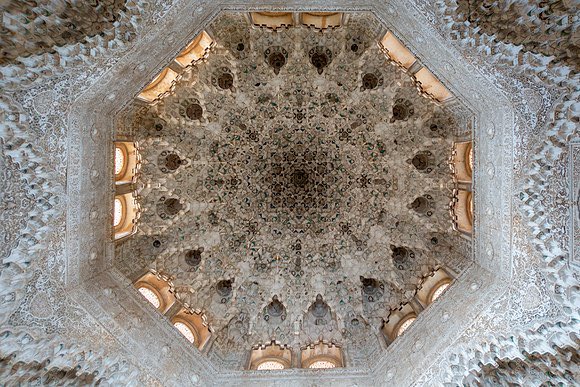 @ali_cgn @sharghzadeh Muqarnas dome in the Sala de Dos Hermanas at the Alhambra in Granada, Spain (14th century) Here is Muqarnah pattern is Alhambra. So is this Persian then ?