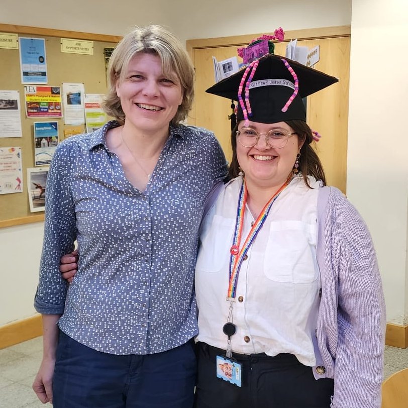 Hello world, I'd like to present Dr. Kathy Stratton - the first PhD student to graduate from our lab #proudsupervisor. It takes a village to train a scientist - many thanks to my amazing lab, our fantastic department, Kathy's supervisory team, her examiners and many more