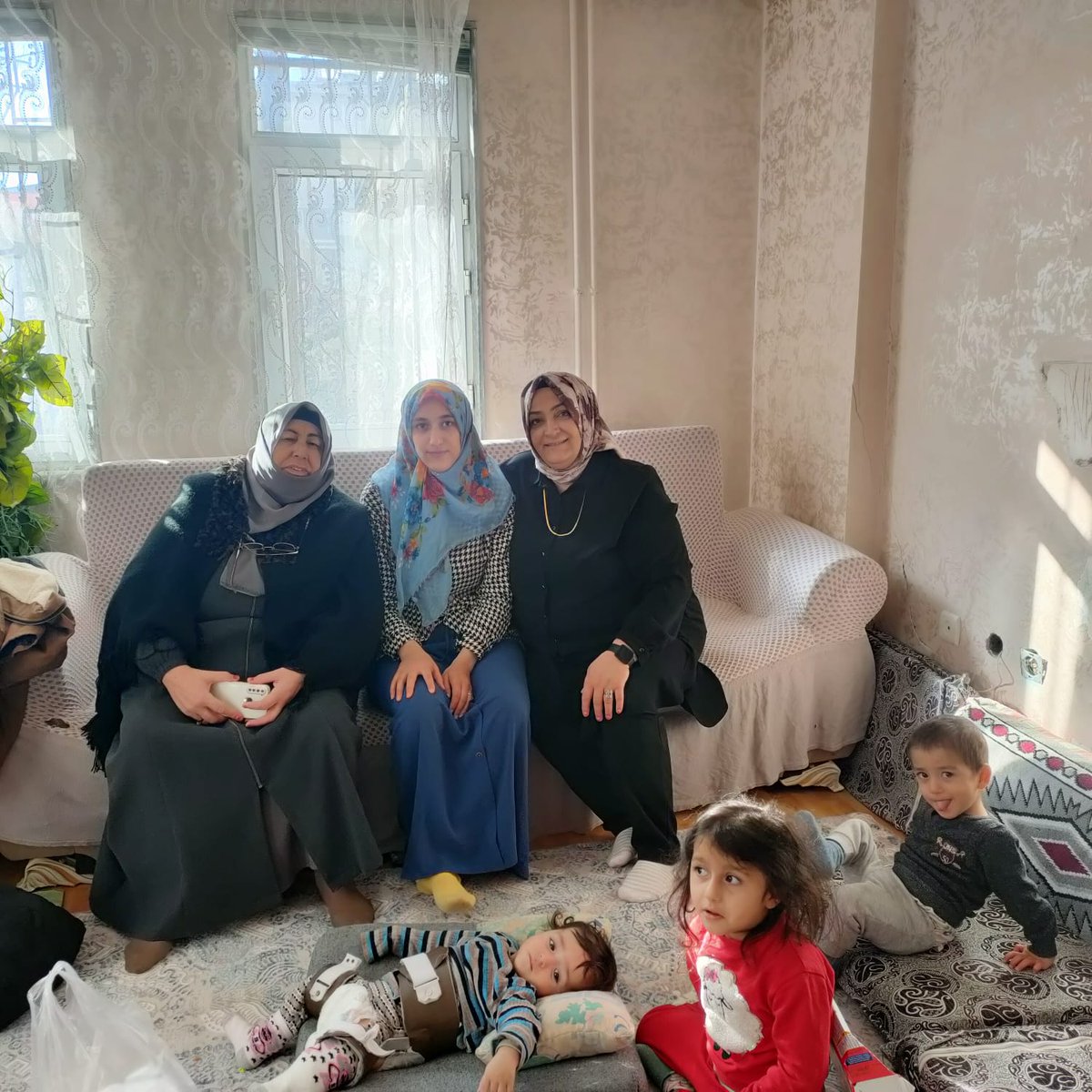 📍EN GÜZEL SANAT SEVGİDİR...

AK Kadınlar "GÖNÜL" almaya devam ediyorlar.

<a href="/RTErdogan/">Recep Tayyip Erdoğan</a>, <a href="/aysekesir/">Ayşe Keşir 🇹🇷🇹🇷🇹🇷</a>, <a href="/Ruken_Kilerci/">Ruken Kilerci</a>, <a href="/Hulya_Ozdag/">Hülya Özdağ Özen 🇹🇷</a>,<a href="/FATMAKIRATLI/">Fatma KIRATLI</a>, <a href="/MehmetSalihAYD4/">Mehmet Salih AYDIN</a>,<a href="/zeynep_eldem/">Zeynep Eldem</a>,<a href="/AKKADINGM/">AK Parti Kadın Kolları</a>
