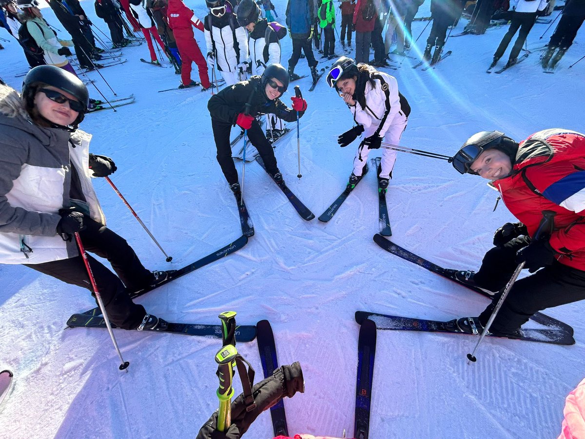 SandSkiTrip tweet media