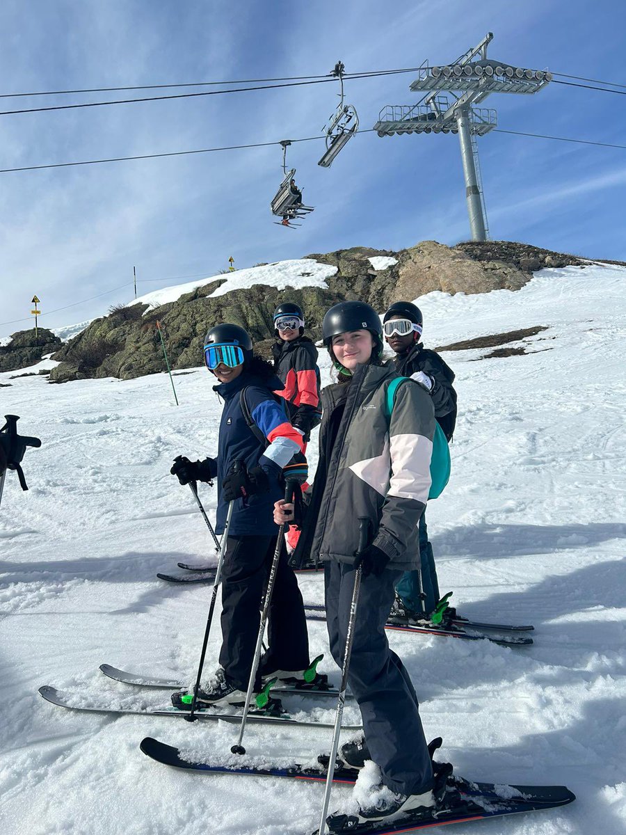 SandSkiTrip tweet media