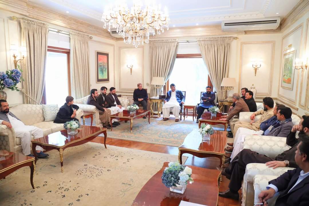 AdnanAmirMuqam's tweet photo. لاہور:19 فروری 

پاکستان مسلم لیگ (ن) کو خیبرپختونخوا سے قومی اسمبلی اور پنجاب اسمبلی سے ایک ایک مزید نشست مل گئی 

قومی اسمبلی کے حلقہ این اے 12کوہستان سے آزاد رکن محمد ادریس اور پنجاب اسمبلی کے حلقہ پی پی 242 بہاولنگر سے منتخب رکن کاشف نویدپنسوتہ مسلم لیگ (ن) میں شامل https://t.co/dWAnmrk37v