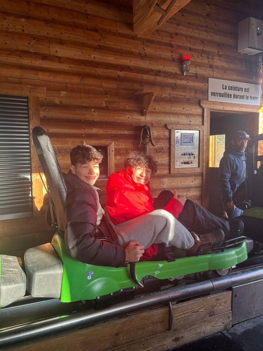 SandSkiTrip tweet media