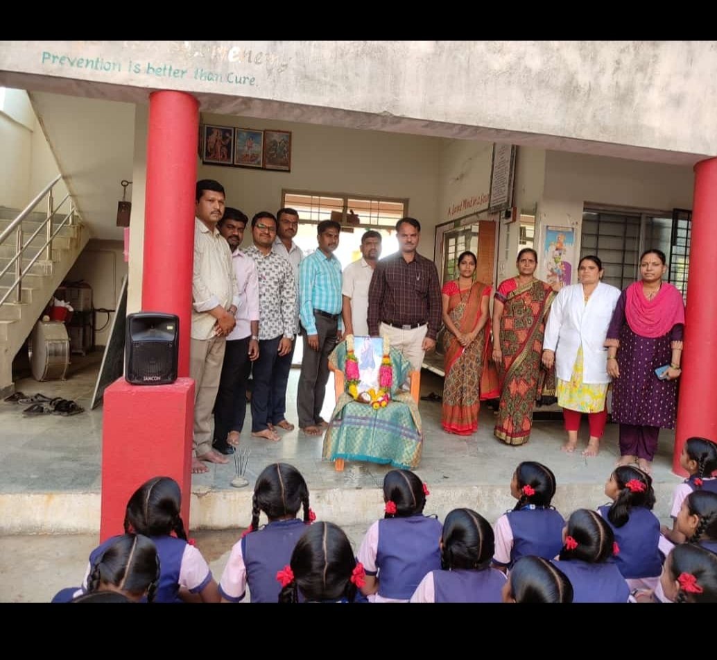 ಇಂದು ನಮ್ಮ ಶಾಲೆಯಲ್ಲಿ ಸರ್ವಜ್ಞ ನವರ ಜನ್ಮ ದಿನಾಚರಣೆಯನ್ನು ಆಚರಿಸಲಾಯಿತು.
<a href="/kreisemahithi/">KREIS</a> 
<a href="/Captain_Mani72/">Manivannan P 🇮🇳</a> 
<a href="/JDSWDKalaburagi/">ಸಮಾಜ ಕಲ್ಯಾಣ ಇಲಾಖೆ ಕಲಬುರಗಿ</a> 
#Karnataka_KREIS_schools