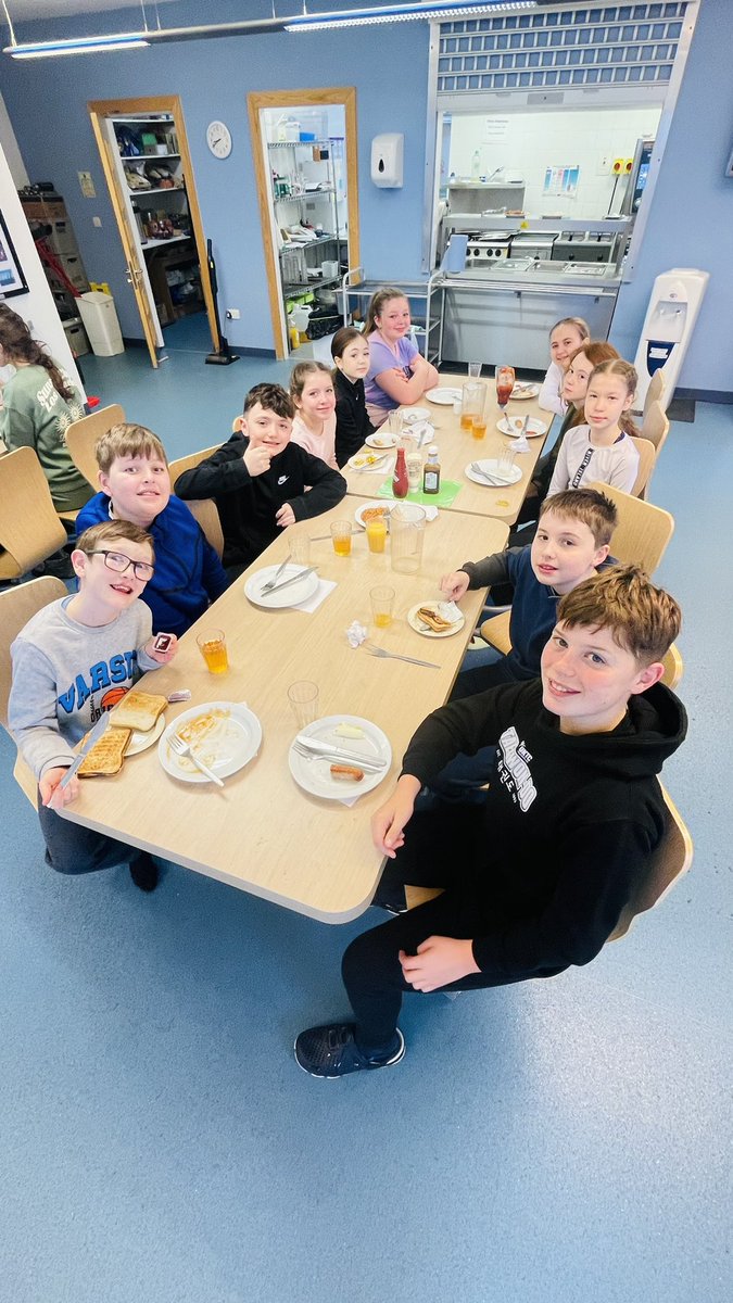 Lawthorn_PS's tweet photo. P7B Arran:
Fuelling up for a day packed with activities! P7B enjoyed a good night's sleep and are ready to embrace the adventures that lie ahead. ๐
#BreakfastEnergy #ExcitingDayAhead @ArranOutdoors https://t.co/rJHeN6KwHy