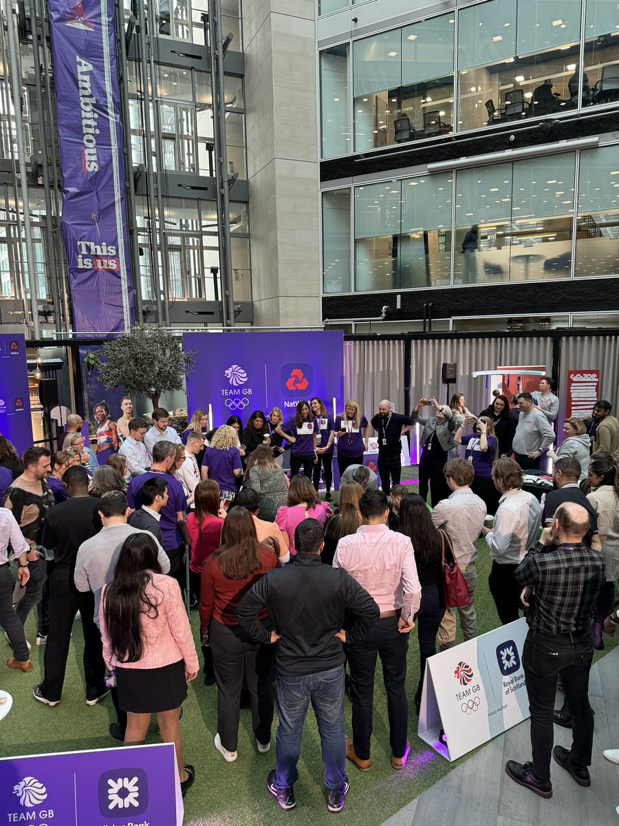 Amazing day with NatWest - meeting the team, talking over some key points through my career and celebrating the launch of the campaign and TV ad. Proud to be part of it 🇬🇧 Congratulations all @NatWest_Help @TeamGB