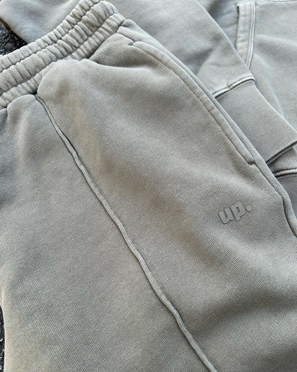 YSM_23's tweet photo. "UNITED PROJECT" STONE WASH SET UP
明日昼12時販売開始🗽
UNITED PROJECTより新作のSET UPが入荷‼️
超良いFADE加工👍 今回はオリーブグリーンです💯
シルエットも綺麗で裏地パイルなので春先まで着れます👌
シンプルながらも細部まで拘ったクオリティーの高いアイテムです☝️
#ysm23 #unitedproject https://t.co/L6DunFzjLA