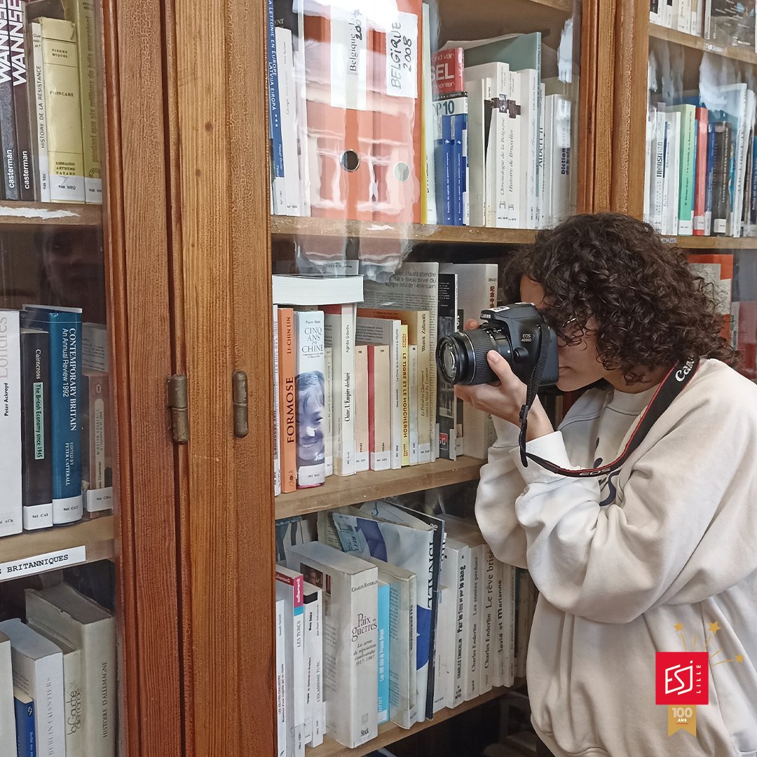 ESJLille's tweet photo. Retour en images sur la venue des élèves de la seconde culturelle du lycée Pierre de Coubertin de Calais, en Cordées de la réussite journalisme avec l'ESJ Lille : projet photo sur le thème du minéral, de la matière…
#LesCordeesdelaReussite #Journalisme #Europe #RegionHdF #Etat https://t.co/6ojdz7Apbv