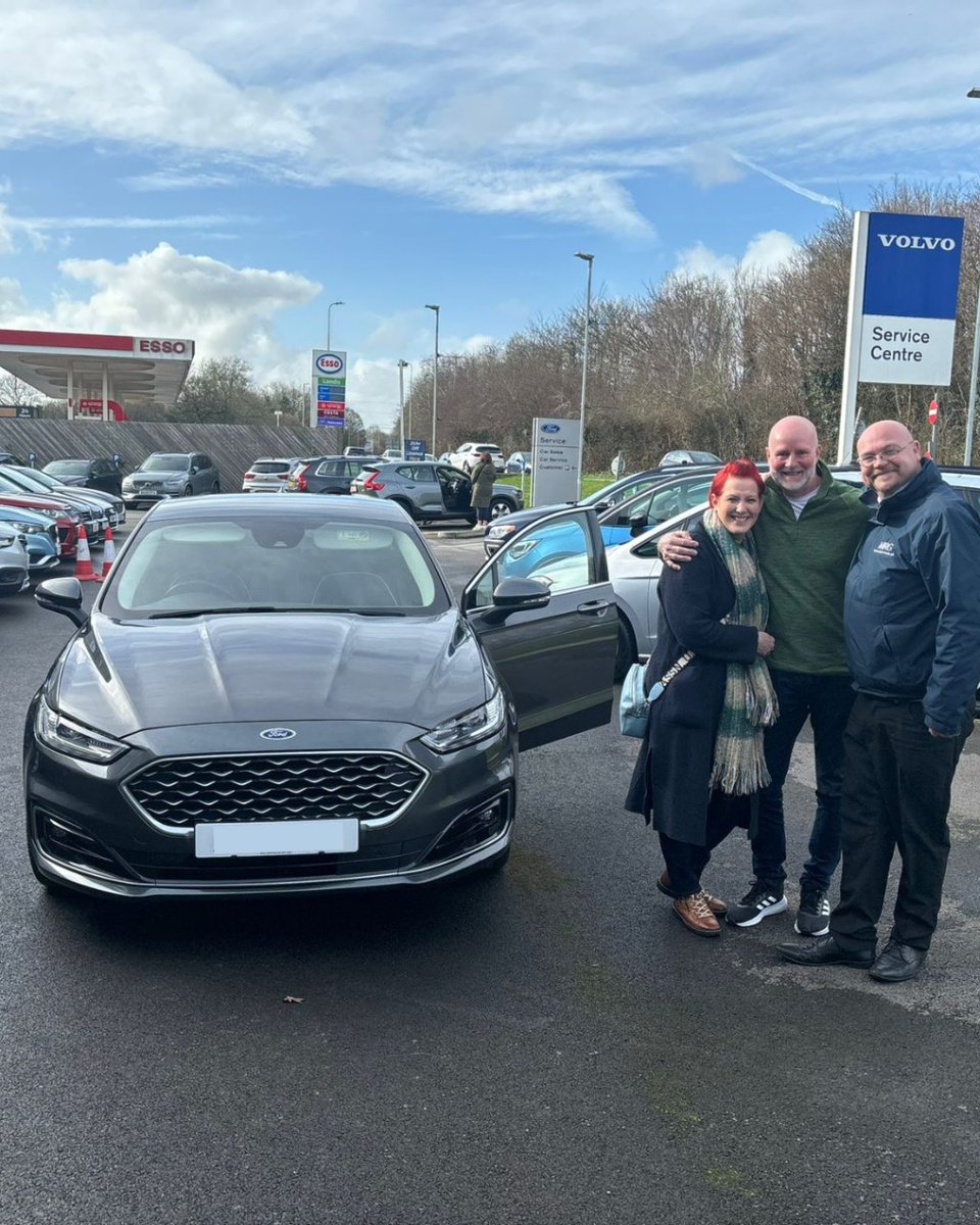 Another happy customer for Colin! Glen is ready to hit the road in his new #FordMondeo!

We wish you all many miles of happy motoring and thank you for choosing MRG #Chippenham. We hope to see you all again soon!