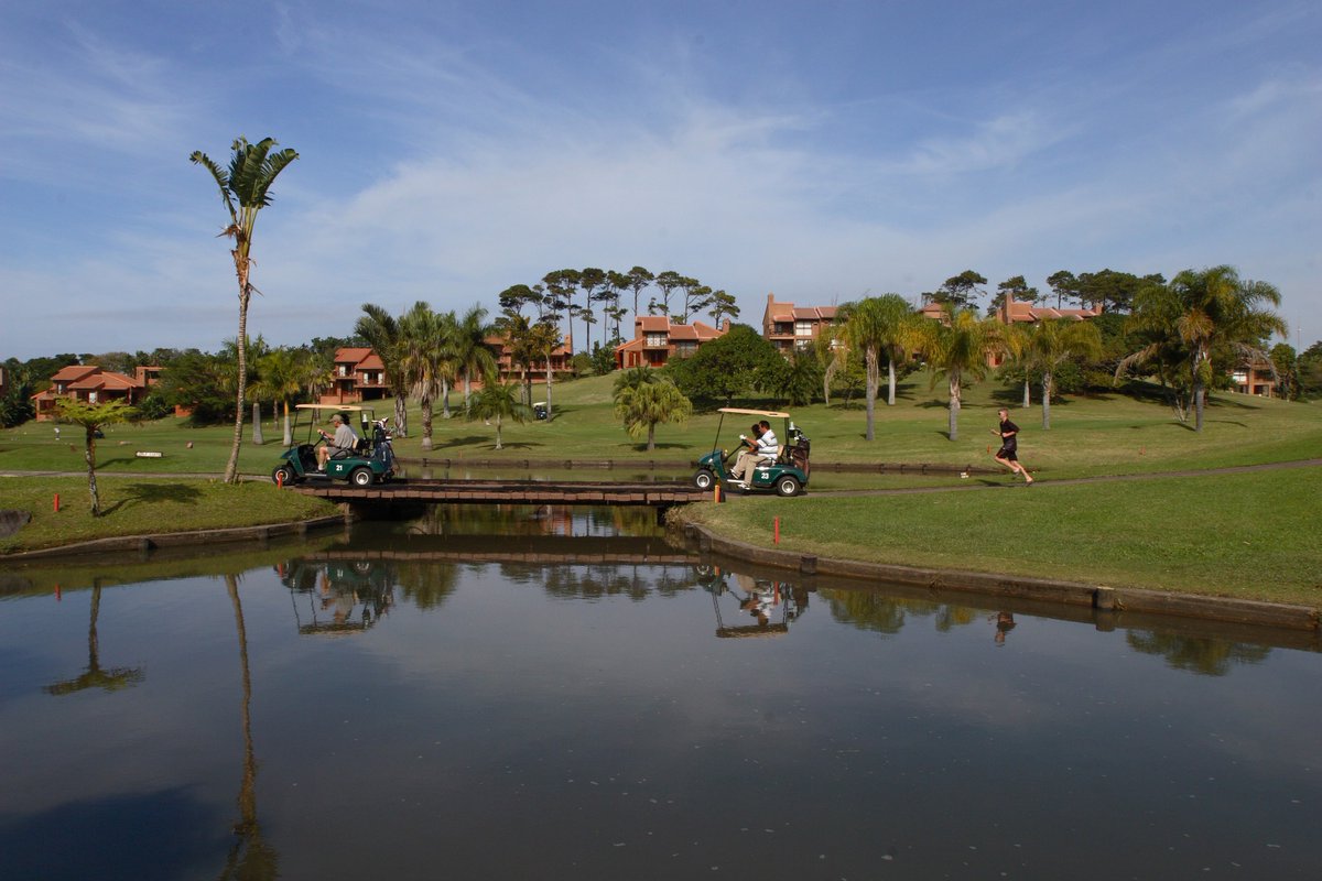 🌿🌊 Welcome to the idyllic sanctuary of #SanLameer! 🏌️‍♂️ Indulge in a break where the symphony of nature, diverse wildlife, and the rhythmic ocean waves harmonize with the prestigious golf estate along the stunning #SouthAfricancoast in #KZN.

bit.ly/36ZKaMA 🌺🌞