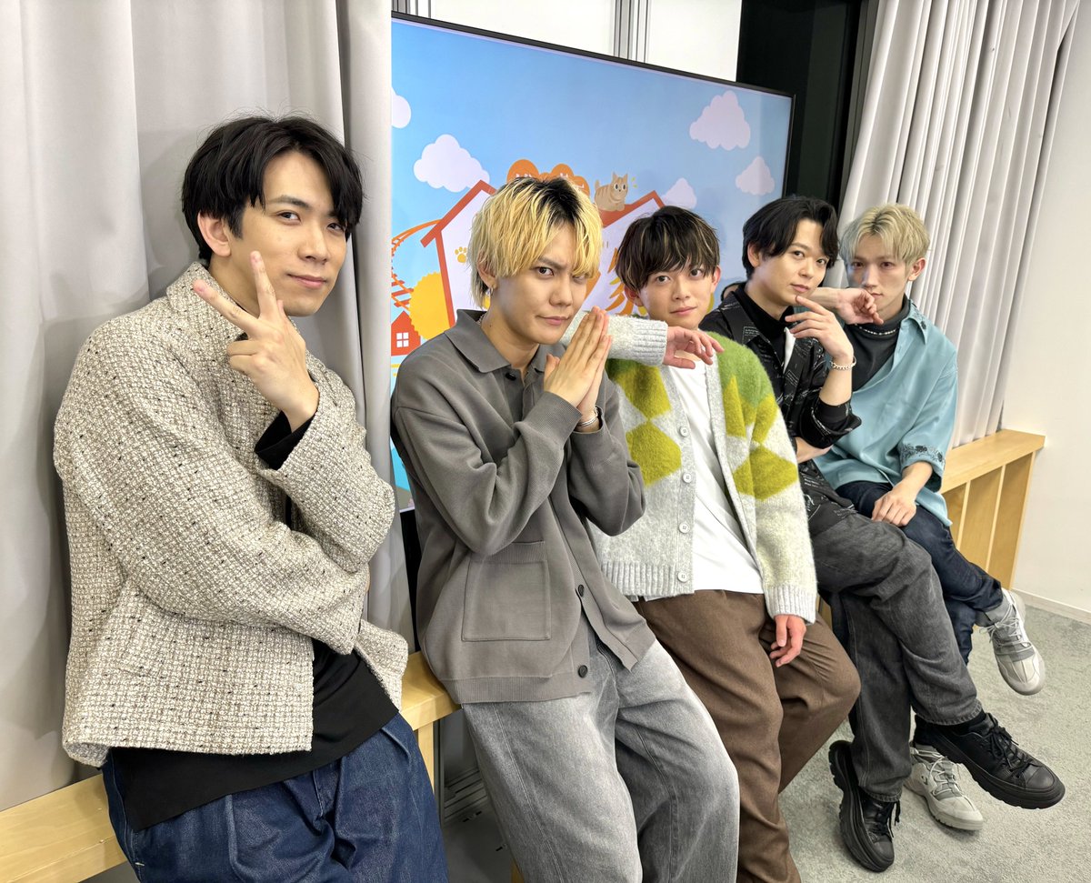 配信のあとみんなでキメ顔した✌🏻 #丸ノ家