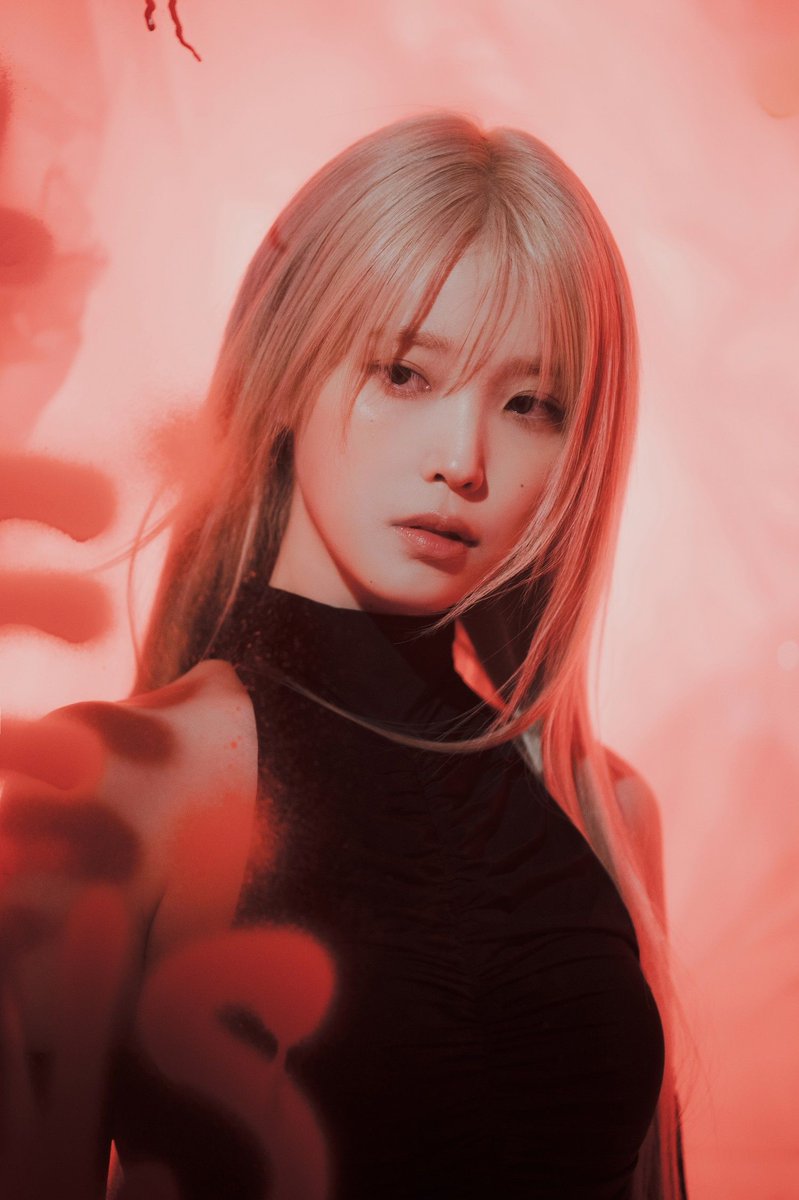 Coowoo_8's tweet photo. 멜론 매거진 포토 26P https://t.co/MFWfdEi2eC