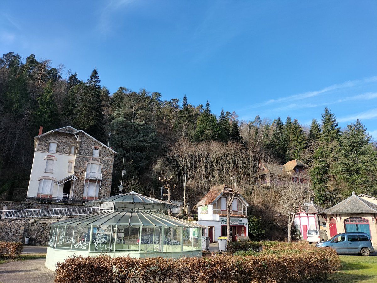 otmurol's tweet photo. #meteo Saint-Nectaire 20/02 10h30 ensoleillé, 5°c, @MeteoSancy @otsancy https://t.co/33RRDnWzSC