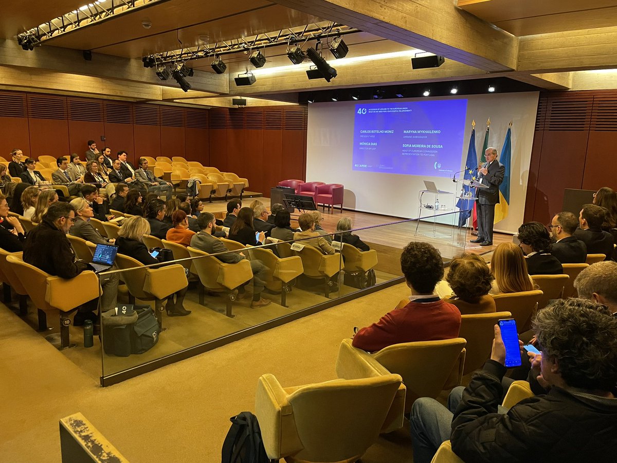 Estamos na <a href="/FCGulbenkian/">Fundação Calouste Gulbenkian</a>, a convite da APDE  e <a href="/UkraineInEurope/">UkraineInEurope</a> para participar no debate sobre a adesão da Ucrânia à União Europeia.

O alargamento contribuiu significativamente para propagar a estabilidade, a paz e a prosperidade por todo o continente ▶️ european-union.europa.eu/principles-cou…