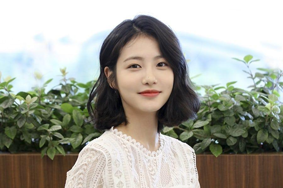 KDramaHandle's tweet photo. #ShinYeEun reportedly cast as the female lead in #Rowoon's new Disney+ historical drama #MurkyWater.

The drama will be helmed by #TheSlaveHunters' scriptwriter and #Masquerade's director. https://t.co/Ik8cLc2jX8