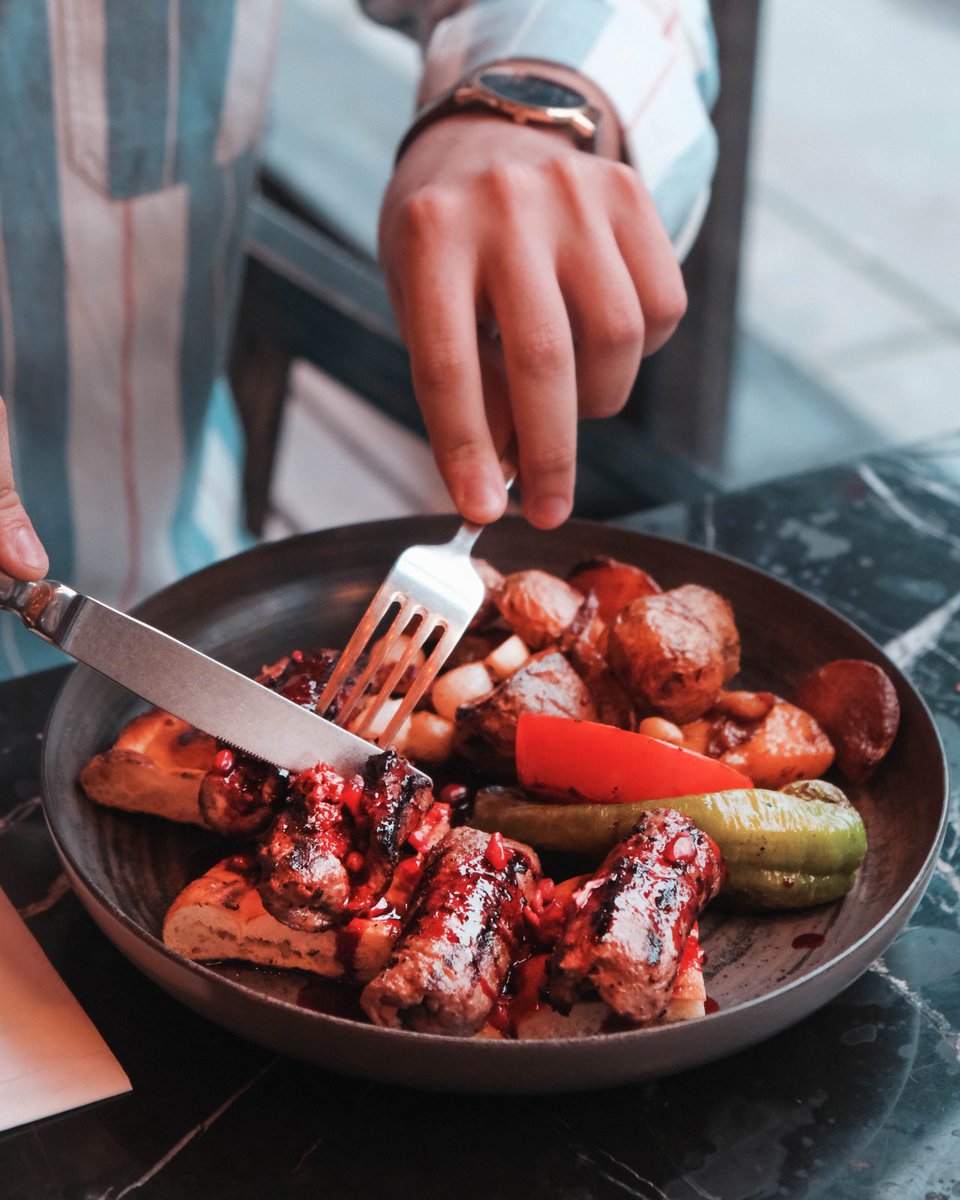 🆕 Nar Soslu Dana Şaşlık 

Etin tadını hafifleten nar sosu ile enfes bir öğlen yemeği deneyimi 😋

Gurme Tatlar 🍴
📍Atlantis 📞 0312 257 07 40
📍Kaşmir 📞0312 257 04 40
📍Çayyolu 📞0312 257 06 40
🆕 İstanbul Watergarden (Soon…)

#40Fırın #KırkFırın #GurmeTatlar