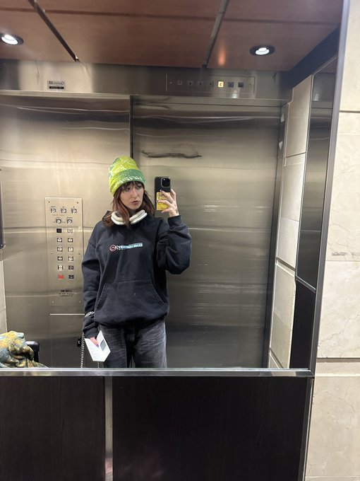 Why would someone put vegetables on a pizza https://t.co/MtPN5wMHds