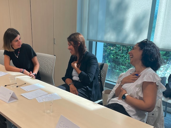 El #aprendizaje está directamente relacionado con las #emociones y éstas con el buen clima. El #talento aflora cuando hay claridad y salud mental.
Trabajando skills para la excelencia!

#skills #rrhh #liderazgo