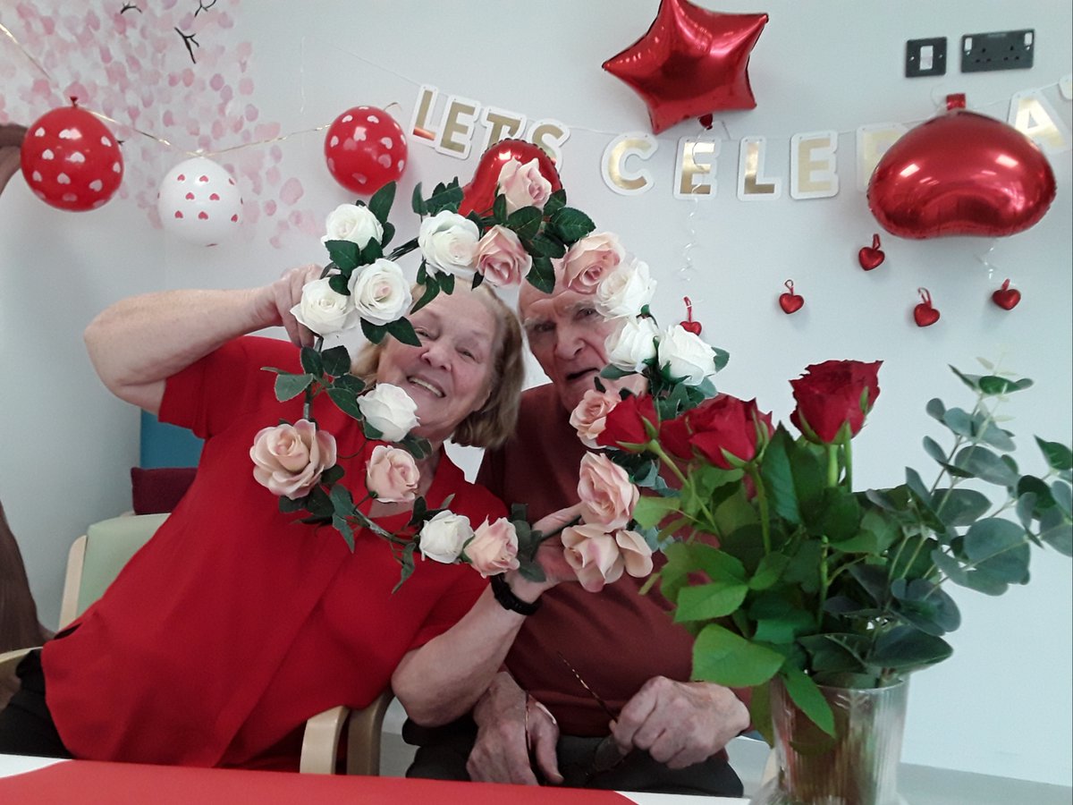 Delighted to celebrate #StValentinesDay last week in Meadow View. Couple dinner dates were enjoyed by residents and their relatives #Community #StValentine @HSELive @HsehealthW