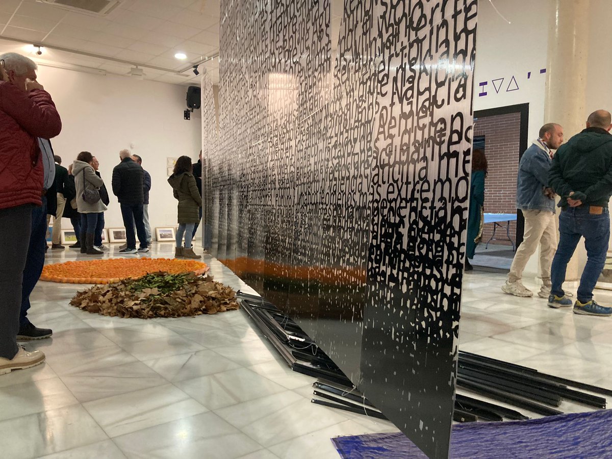 The art installation "Welcome to 2050" located in #TheHutNexus demo site in Valencia is gaining local and national attention! Heat, #drought, and environmental changes are now displayed at Beniarjó's Cultural Department.

👉 Learn more on our website: thehut-nexus.eu/how-art-can-ra…
