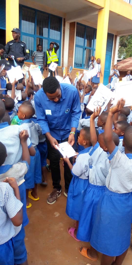 Mu bikorwa by'ubukangurambaga butandukanye buri gukorwa n'Urubyiruko rw'abakorerabushake,aha ni mu Murenge wa Kanyinya muri <a href="/Nyarugenge/">Nyarugenge District</a> kubufatanye n'inzego zitandukanye hakozwe ubukangurambaga muri GS NZOVE, abana 40 bagarurwa mu ishuri ndetse banahabwa n'ibikoresho by'ishuri.
