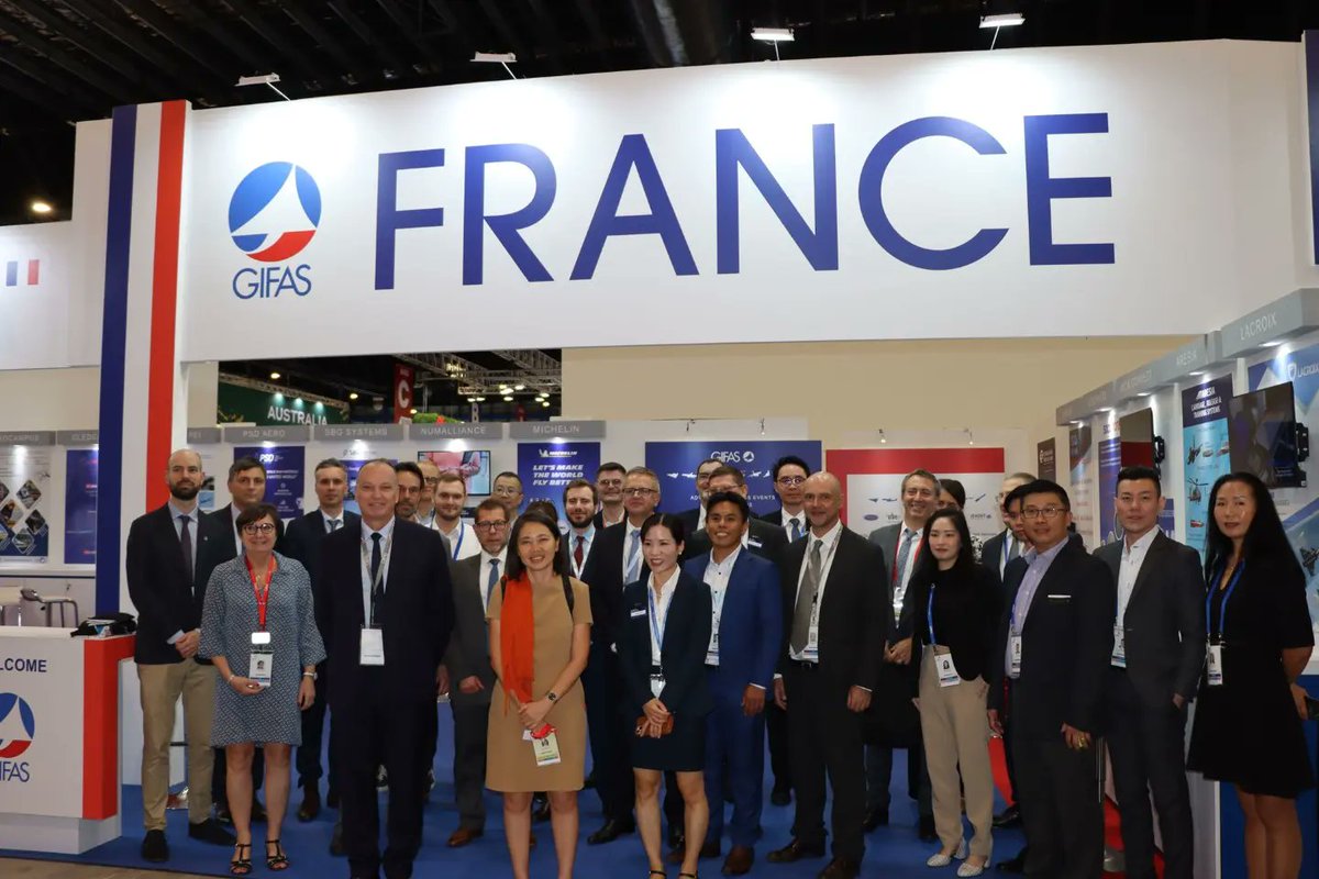 FranceinSG's tweet photo. Visit of @SGAirshow ๐ซ๐ท Pavilion
๐ซ๐ท aerospace industry is well-represented with +30 companies showcasing their expertise on #decarbonization of the #aviationsector, #safety, #operationalmaintenance & #trafficoptimisation โ๏ธ
@SAFRAN @thalesgroup @Dassault_OnAir @GifasOfficiel https://t.co/CDSpo0pm8o