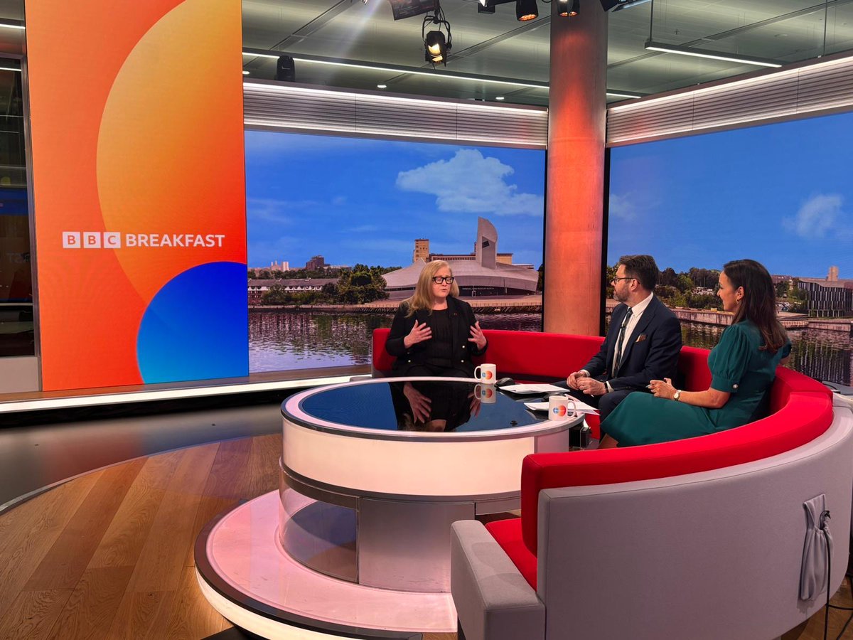 TheBHF's tweet image. "Learning CPR is the most important thing we can all do right now." - @iCharmaine, BHF Chief Executive.  

A huge thank you to @BBCBreakfast for raising awareness of CPR during #HeartMonth.  

Learn CPR with RevivR: bhf.org.uk/revivr