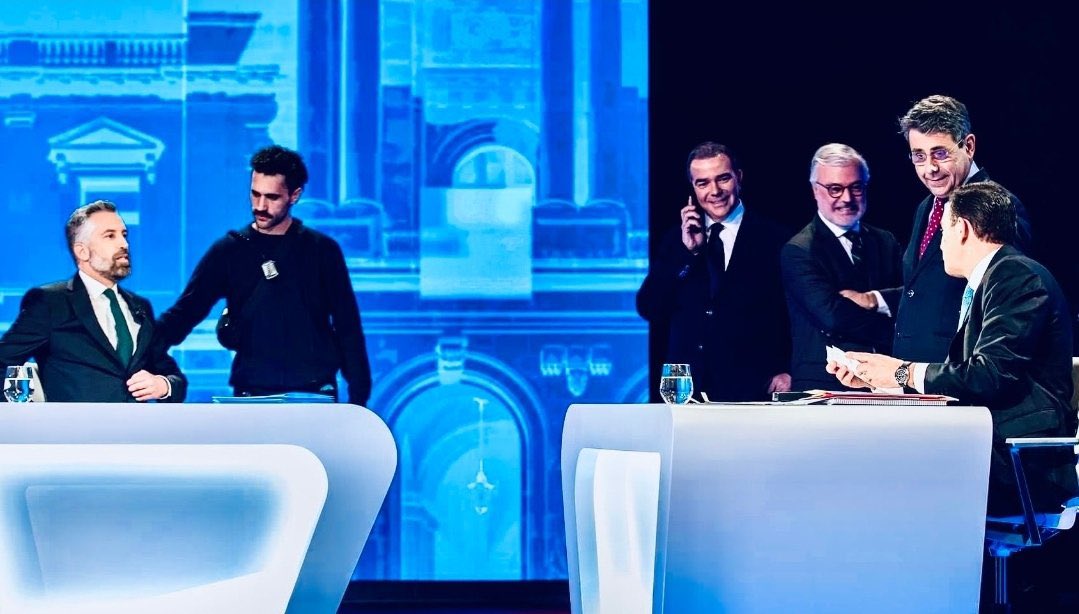 Esta é, para mim, a melhor imagem do debate de ontem.
Esquerda vs Direita.
