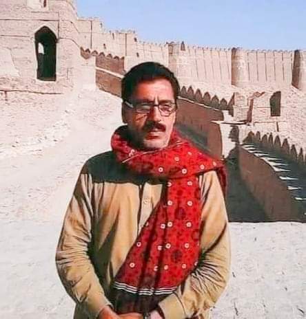 امیرِ شھر نےمنصف کو یہ پیغام بھیجا ہے۔
جو سَر شانوں سے اُونچا ہو کٹوا دیا جائے۔

#StateKilledHidayatLohar