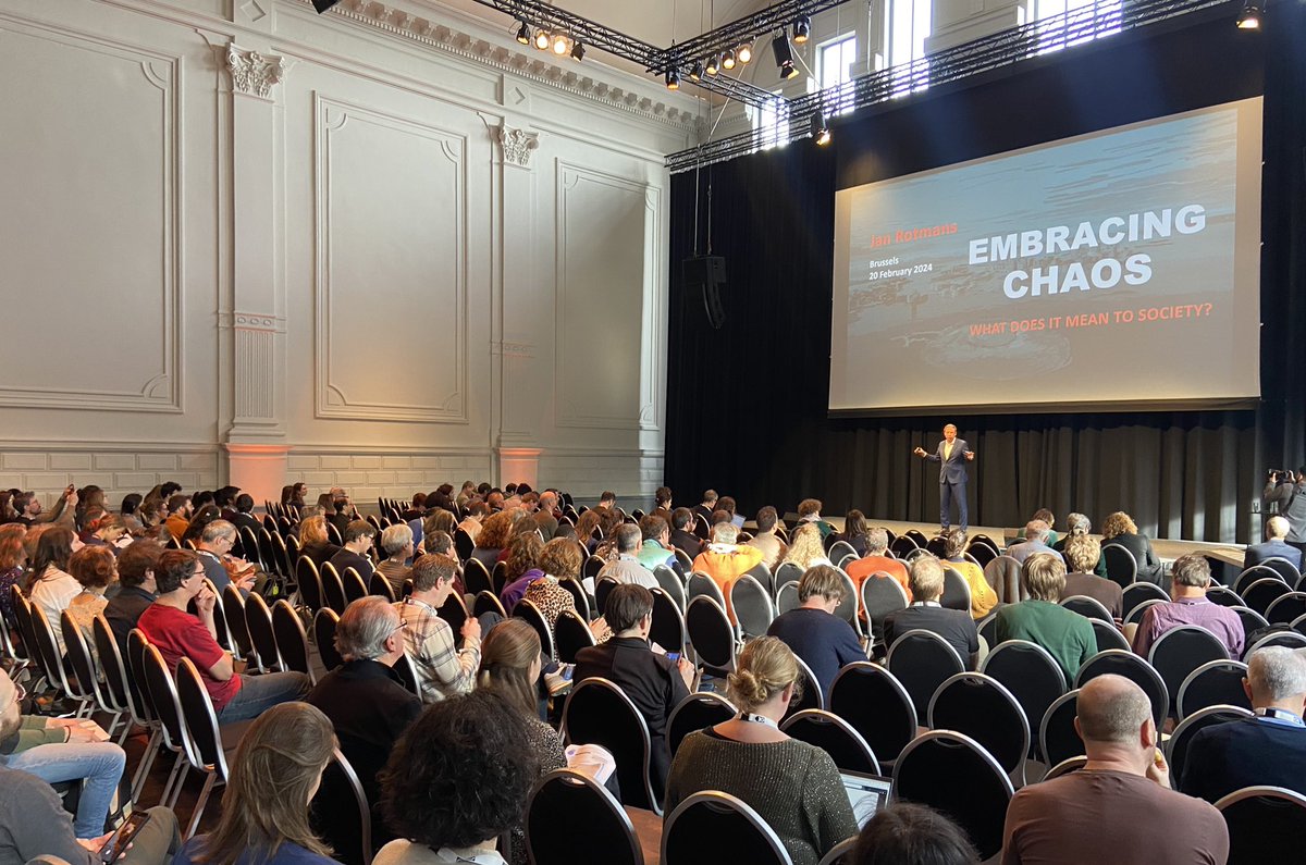 « We live in a era of #chaos. On the positive side, chaos is a prerequisite for #transformative #change. Chaos will continue to increase until we come to the tipping point. » Prof @janrotmans opening day 2 of the Belgian Science for Climate Action conference. #BSCA24