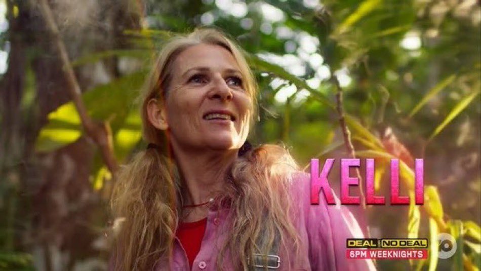 KELLI ASKING ALEX TO PLAY HIS IDOL 4 HER IS PEAK COMEDY, FORGETTING HER TORCH, GIVING HER SPEECH FORGETTING TO GET HER TORCH SNUFFED GETTING LOST ON THE WAY OUT LIKE RIP TO THE ABSOLUTE QUEEN OF AUTHENTICITY, YOU ARE AN ICON, YOU ARE A LEGEND AND YOU ARE THE MOMENT👑 #SurvivorAU