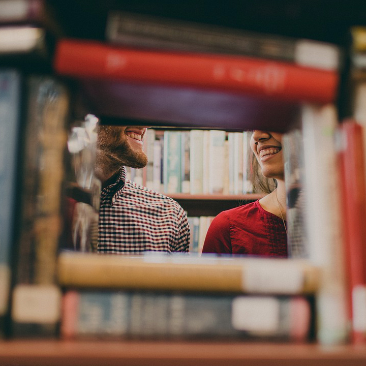 thebookedition's tweet photo. 🤝 Parrainez vos proches et recevez 5€ en bons d’achat !

Vous êtes satisfait(e) de nos services et vous connaissez des proches qui pourraient être intéressés par https://t.co/tfDQRdwEDB ? Invitez-les à nous rejoindre et bénéficiez de 5€ en bons d’achat à partager ! 📚 https://t.co/hrRBc2AgbD