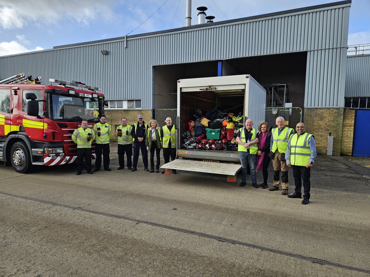 MullanDeclan's tweet photo. Good day yesterday for Operation Florian. Big up for Daventry crew and Mount's crew for getting stuck in. Big thanks to Ford @ Daventry for donating all their old fire gear.. https://t.co/PoyUGz82bR