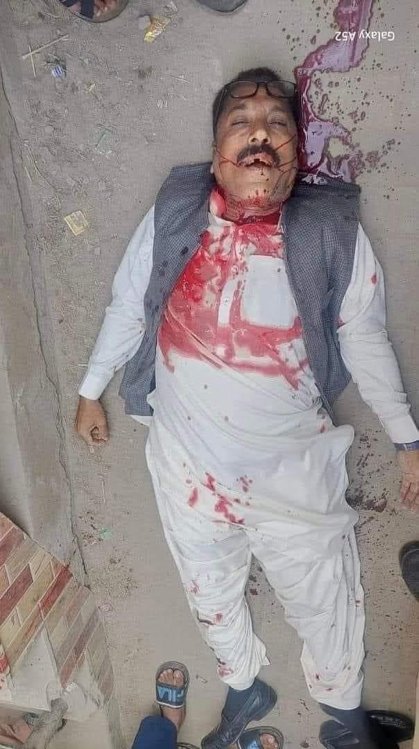 رُڳو بس سوال هڪڙو آ,
اوهان کان قاتلو! ڪانئر!
اهو قانون آ ڪنهن جو!
اهو ڪهڙي ڌرم ۾ آ-
ته پنهنجي قوم لء ٻولڻ-
۽ پنهنجي ديس لء لوچڻ,
گُناه آھي! بغاوت آ!

آسي زميني 

#StateKilledHidayatLohar