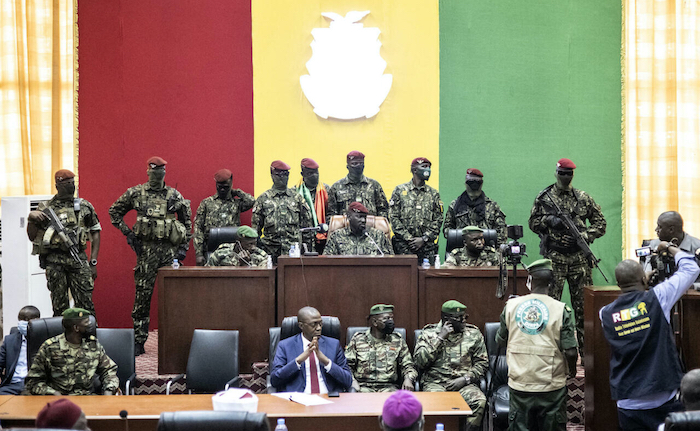ARISEtv's tweet photo. Guinean Military Junta Dissolves Government, Seals Country’s Borders 
Ministers have had their bank accounts frozen and asked to turn in their passports and official cars. 
https://t.co/E5VcfHBTtu https://t.co/yUqDKrlh7k
