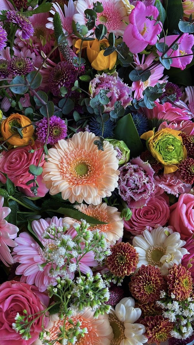 BaytAlFann's tweet image. The Arabic language is incredibly beautiful, enriched with a profound tapestry of history, culture, &amp;amp; art. One of the ways in which the Arabic language expresses its inherent beauty is through the names of flowers

The Arabic word for flower is زَهْرة zahra or ورد warda

A thread