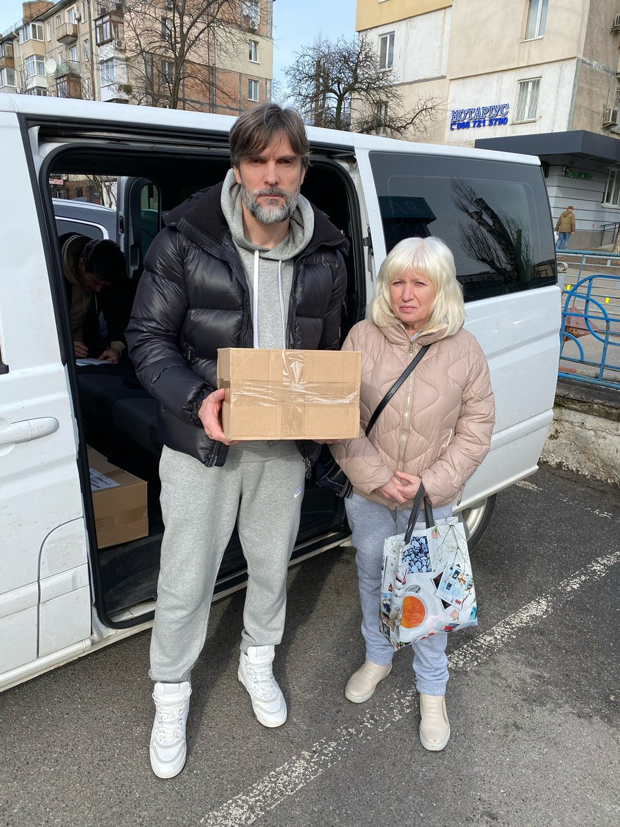 fcolympic_don's tweet photo. 🔹Продовжуємо надавати допомогу продуктовими наборами ВПЛ 🇺🇦

🙏🏻Ми щиро вдячні всім, хто допомагає ближнім та знаходить можливість підтримувати тих, для кого допомога є умовою виживання у цей складний час! 

Робимо добро разом!🇺🇦
#helpforukraine #charitablefoundation https://t.co/pZNbtjKDf8