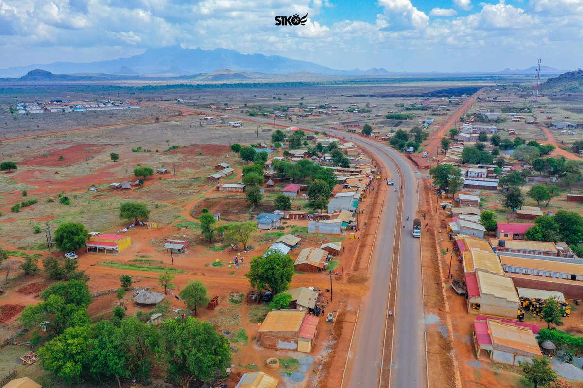 📍Chepsikunya town along Muyembe-Nakapiripirit Highway under construction by @Polatyolug . #SikoIsHere #DronesForGood 📸@SikoConsultsLtd @UNRA_UG @MoWT_Uganda