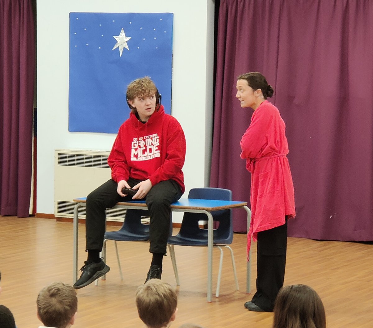 StAndrewsBenn's tweet photo. Loudmouth Theatre group came into school today to work with Year 4 &amp; 5 to explain how to keep themselves safe in lots of different situations. The children learned the contact details for Childline - here is the website for you to look at with your child: https://t.co/38NzPPepzn https://t.co/kRq1d8Y12P