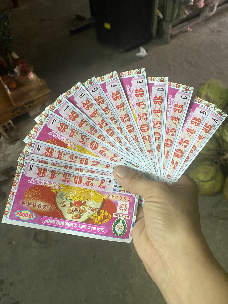 Pham Phuong tweet media