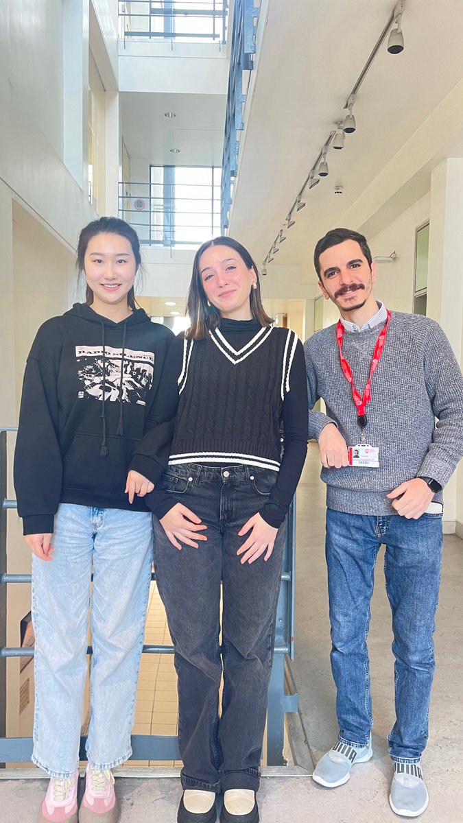 A warm welcome to our Group at @pharmacyatQUB to our newest postgraduate research students Yueming Jiang from China, Maria Galleri from Italy and Lutfi Alzuraiqi from Jordan. They join a team made up of scientists from 14 different nations @paredesaj @enekolarraneta @APS_PharmSci