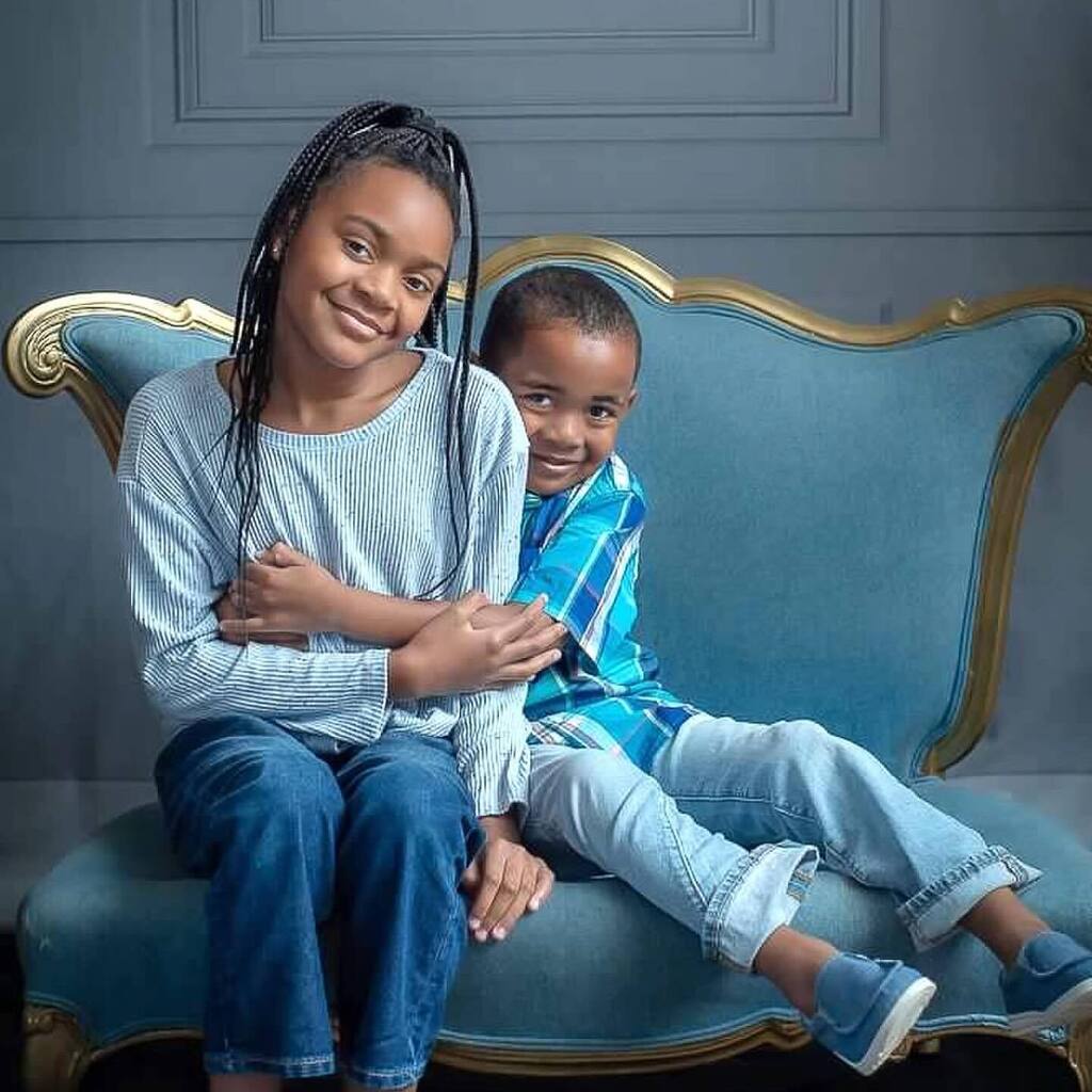 Kimdstew's tweet photo. If you booked a cake smash with me, kids milestone birthday or senior session with me you are always welcome to have some family/siblings portraits too. I love including these in your gallery and just know that in years to come, when your little ones are… https://t.co/Wx0er9soBc https://t.co/ROGJUxXS4V