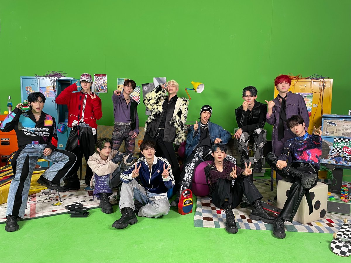 official__INI's tweet photo. 2024.02.14 RELEASE
INI 2ND ALBUM "𝐌𝐀𝐓𝐂𝐇 𝐔𝐏"

02.20付 オリコン週間アルバムランキング1位🎊

アルバム2作連続1位を
達成することができました！！
すべてMINIの皆さんのおかげです✨

いつもINIを支えてくださり、
本当に本当にありがとうございます。

引き続き "MATCH UP" とINIを
よろしくお願いします🌟

#祝INI_オリコン2作連続アルバム1位
#Special_Thanks_MINI
#INI #MATCH_UP
#INI_MATCH_UP #INI_LEGIT
