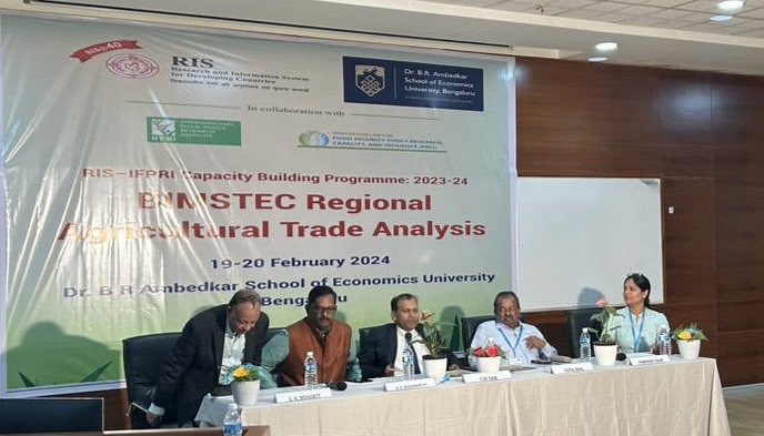 <a href="/RIS_NewDelhi/">RIS</a> <a href="/IFPRI/">IFPRI</a> #CapacityBuilding Prof Gopal Naik <a href="/iimb_official/">IIM Bangalore</a> highlighted the importance of institutes in establishing agri value chains in BIMSTEC
<a href="/Sachin_Chat/">Sachin Chaturvedi</a> <a href="/nrbmurthy73/">N R Bhanumurthy</a> <a href="/SKMohanty2018/">Saroj Kumar Mohanty</a>