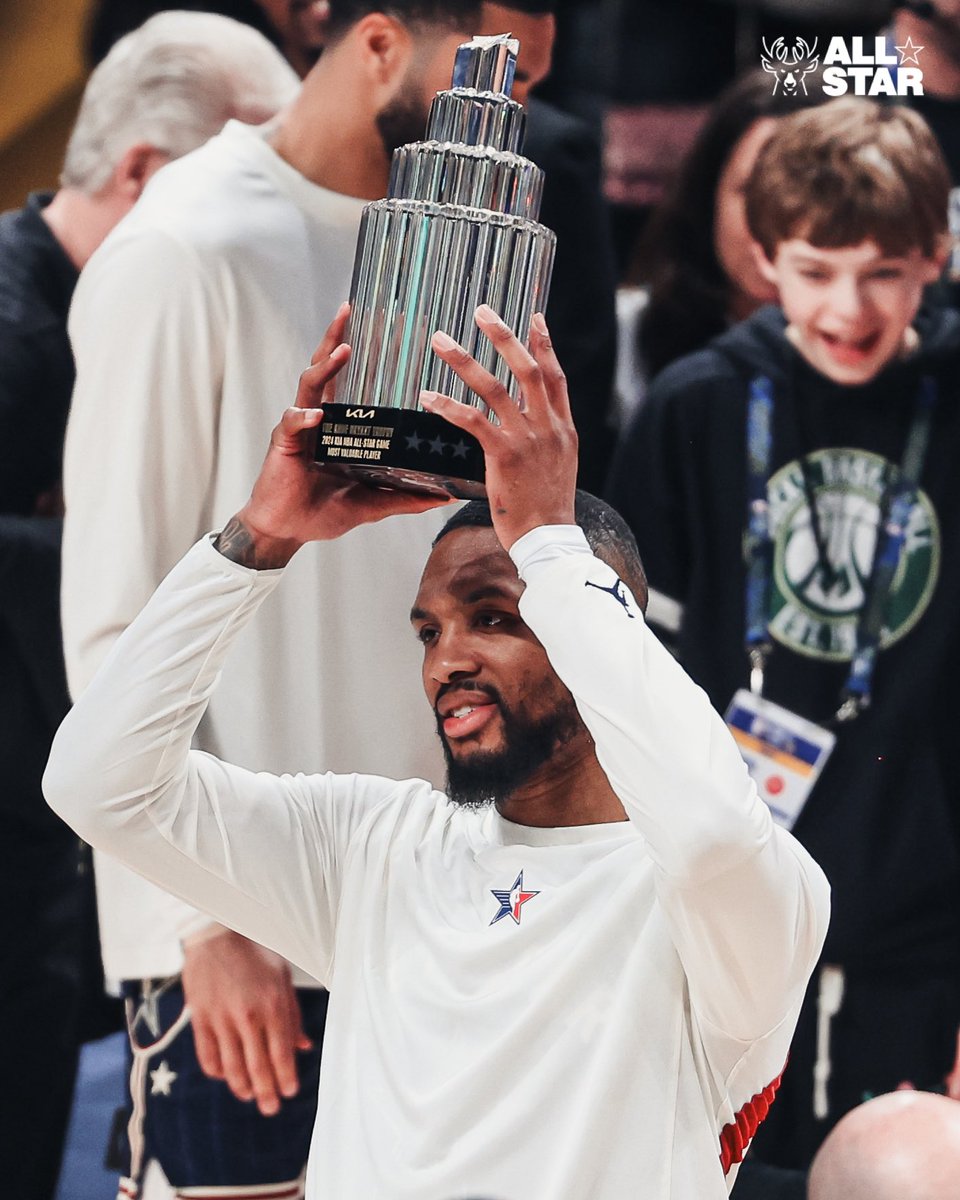 Starting 5 NBA players according to Damian Lillard

LeBron James 
Kevin Durant 
Bam Adebayo 
Steph Curry
Damian Lillard

👀🤔