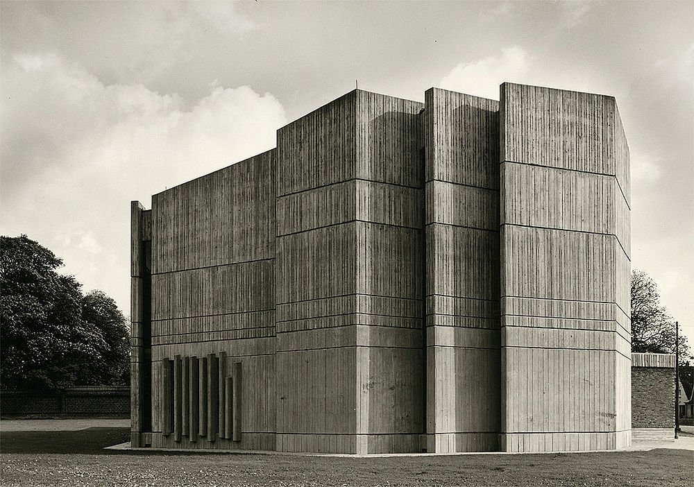 FedeItaliano76's tweet image. Cold War aesthetics

West German post-war churches, or: How geopolitics shaped the spiritual