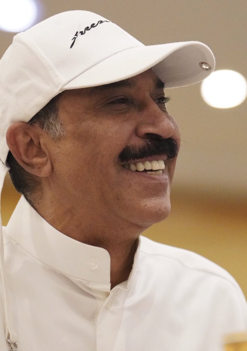 #عبدالله_الرويشد    الف سلامه عليك يا حبيب قلبي  ربنا يشفيك ويعافيك وتقوم لنا بألف سلامه